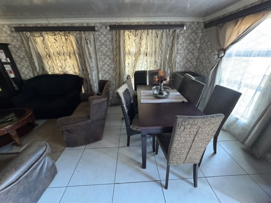 5 Bedroom Property for Sale in Forest Village Western Cape